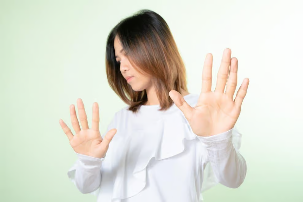 THOUGHT-LEADERSHIP | CIRCA 1,000 WORDS | FREE TO USE | AVAILABLE NOW | IMAGES INCLUDED

Bestselling author Liv Arnold explores why women still struggle to set boundaries — and how saying no can be an act of survival.